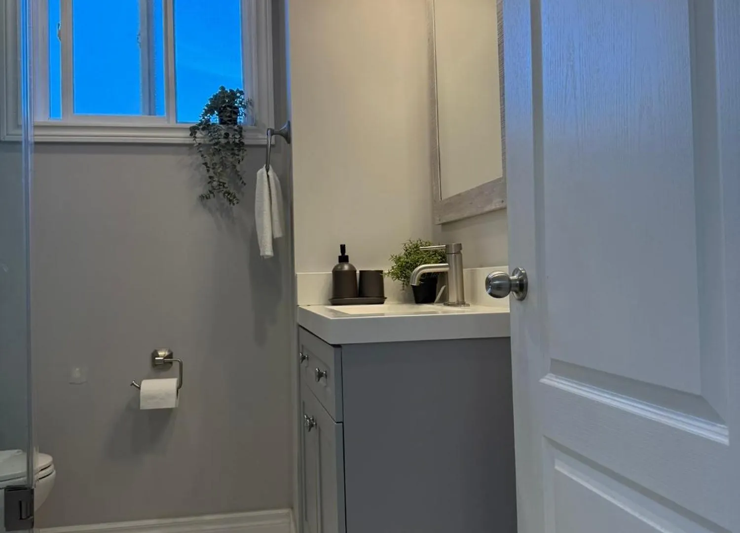 3-Bedroom House In Little Italy Downtown-Free Parking Toronto 0*,