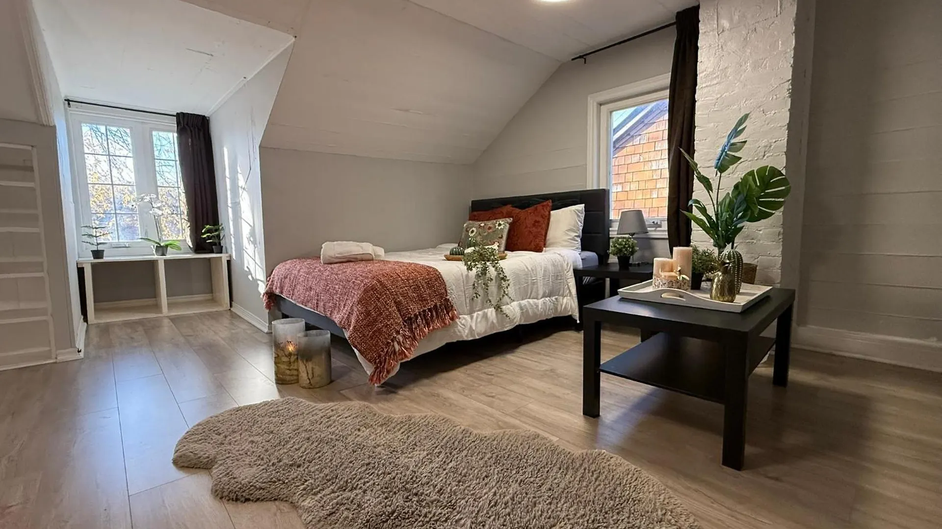 Holiday home 3-Bedroom House In Little Italy Downtown-Free Parking Toronto Canada